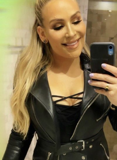 natalya taking selfie with her black leather jacket which she worn in WWE